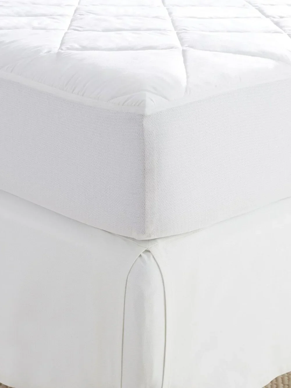 Pottery Barn Teen Essential Waterproof and Stain Repellant Mattress Pad Full